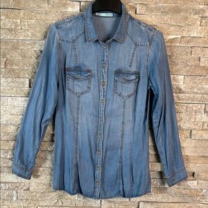 💙Maurices Light Blue Denim Shirt